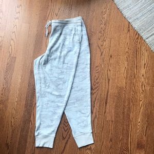 Gap light camo sweatpants loungewear